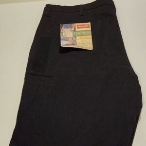 Wrangler Men’s Size 42 Black Cargo Shorts NEW Tech Pocket Relaxed Fit
